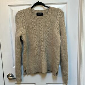 Gorgeous Rare Limited Edition Banana Republic cream and gold sweater.